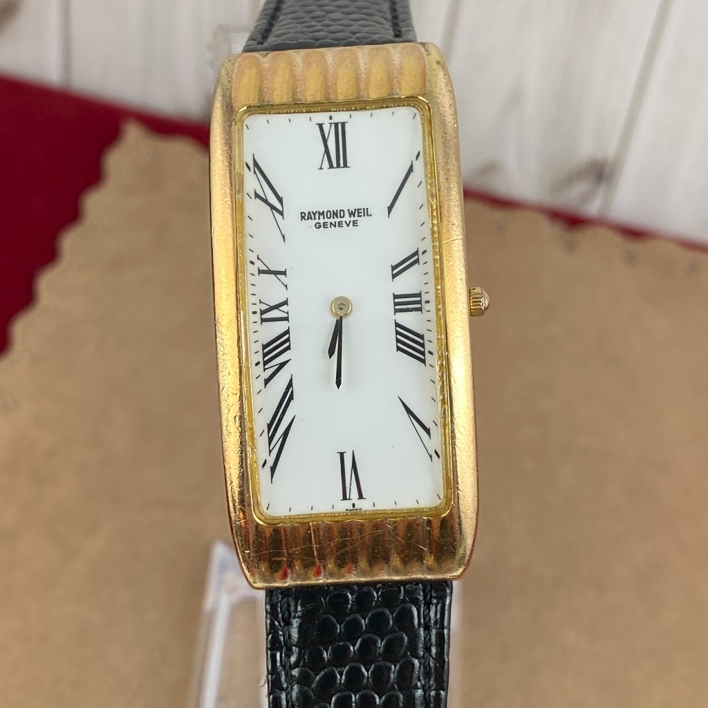 Vintage Raymond Weil Geneve Swiss Quartz Curvex Watch